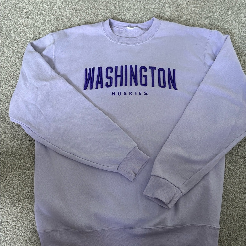 Washington Huskies Embroidered Lavender Sweater